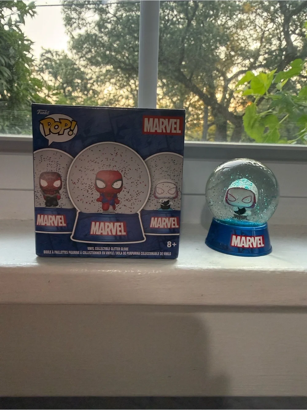 Funko Pop! Marvel Glitter Globe Ghost-Spider